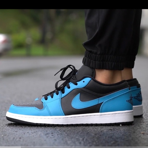 Air Jordan 1 Low - Picture 6 of 11